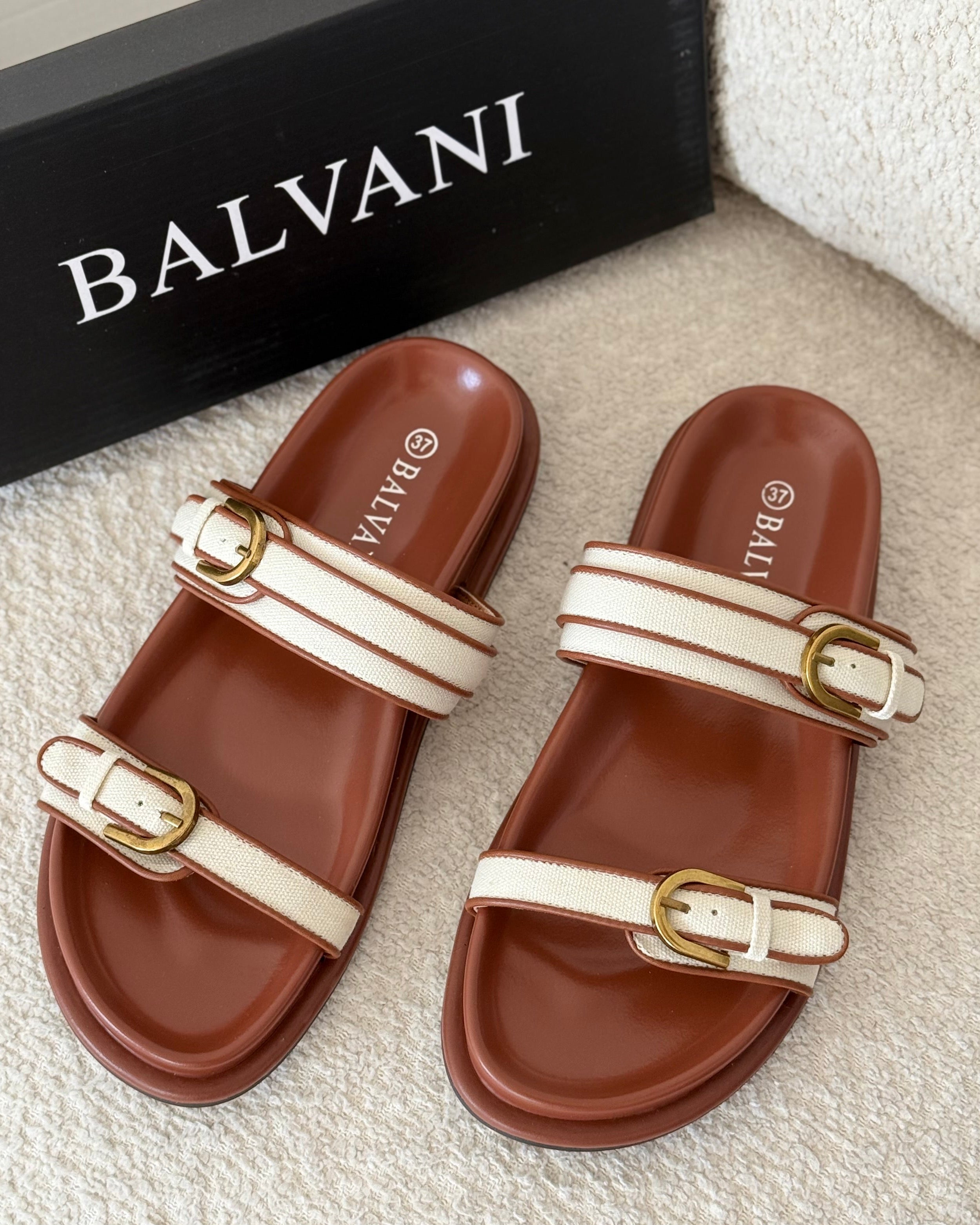 Mules Golden Touch