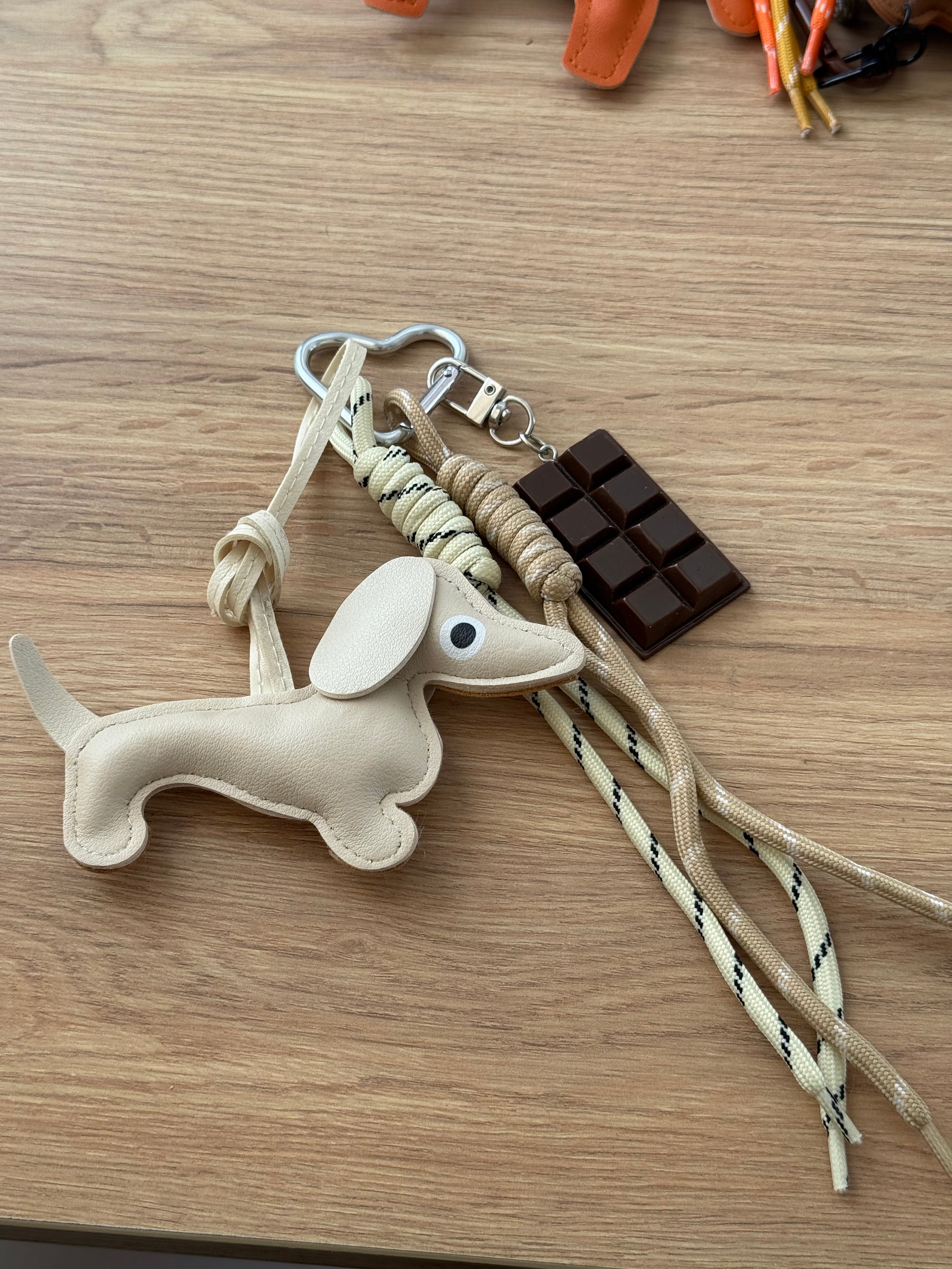 Porte clé chien blanc