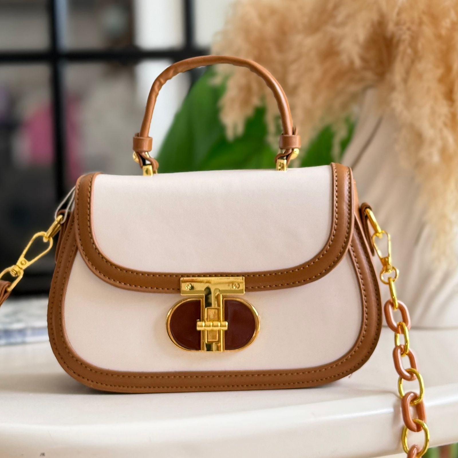 Sac à bandoulière marron et blanc
