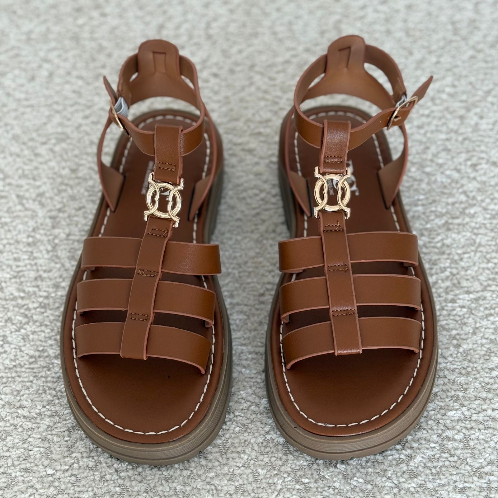 Ivory Voyager Sandales