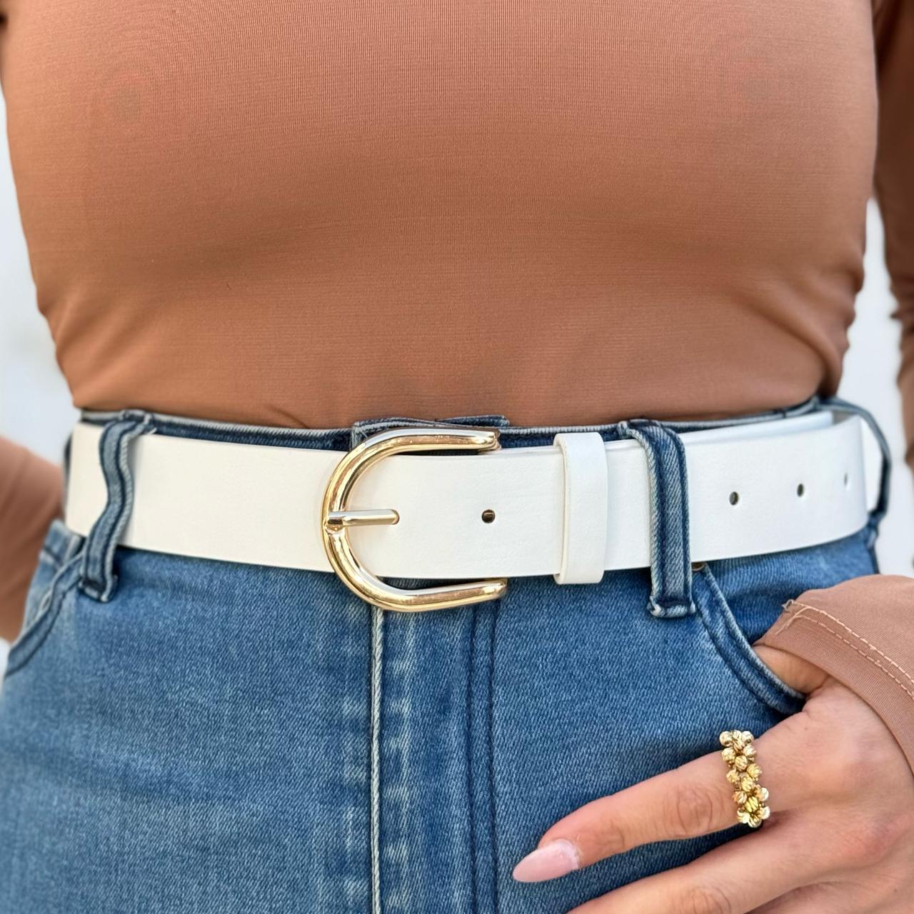 Ceinture Unie à Boucle dorée