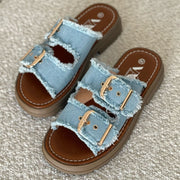 Mules en jean à boucles dorées