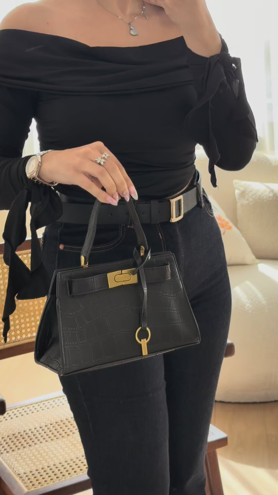 Charger la vidéo : Sac à main noir croco