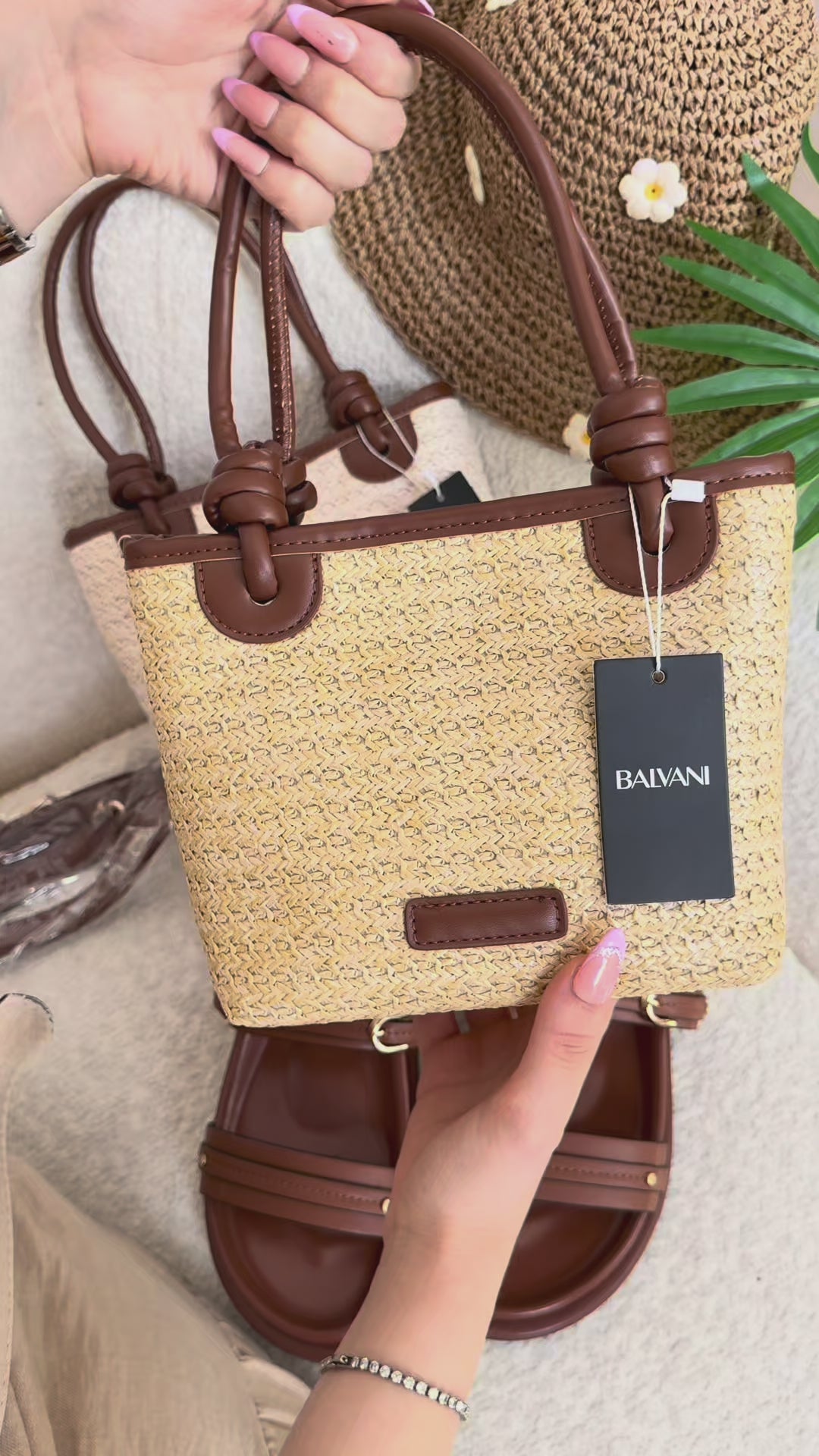 Charger la vidéo : Sac à main Riviera Beige