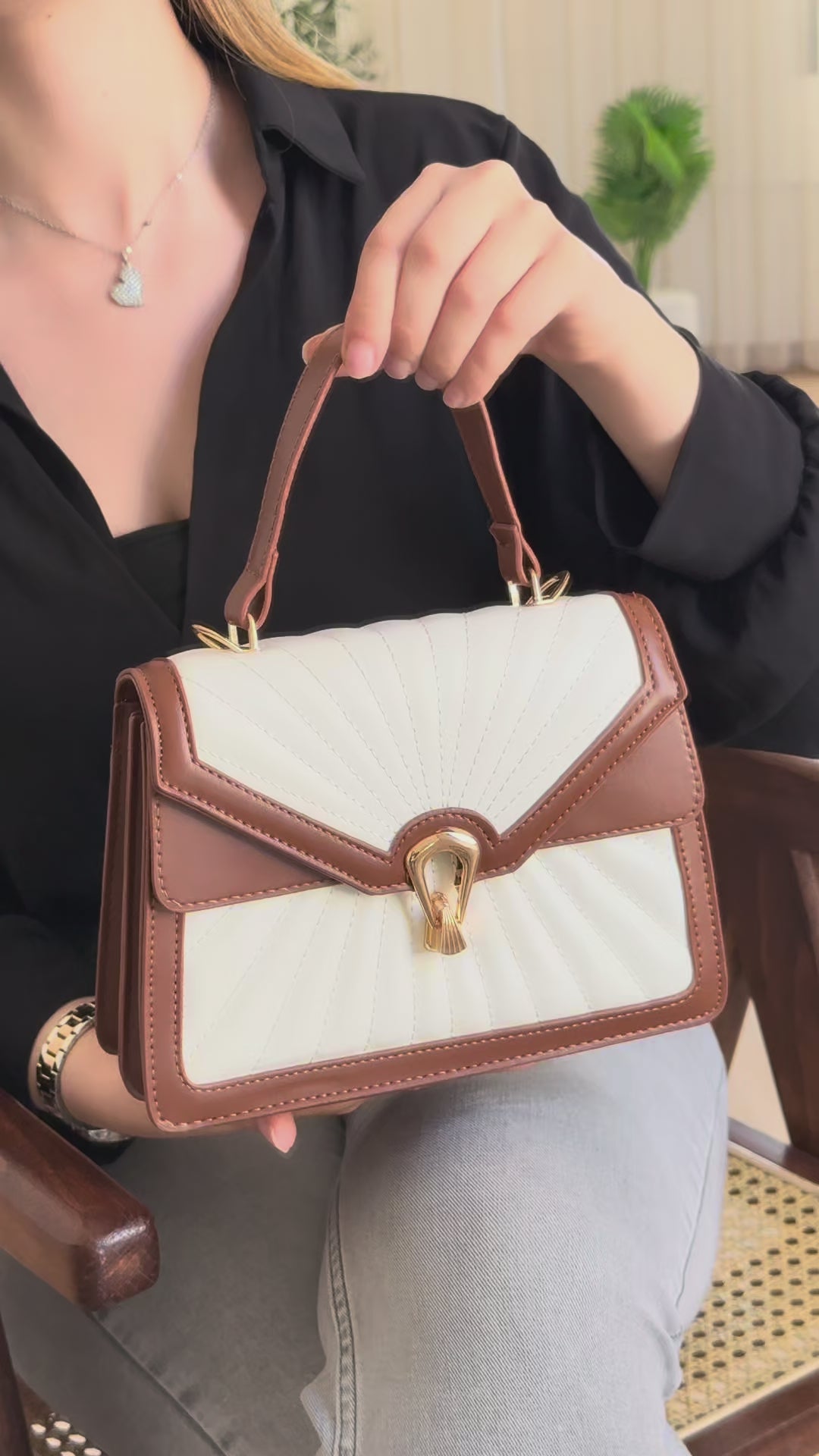Charger la vidéo : SUN Bag Brown &amp; White