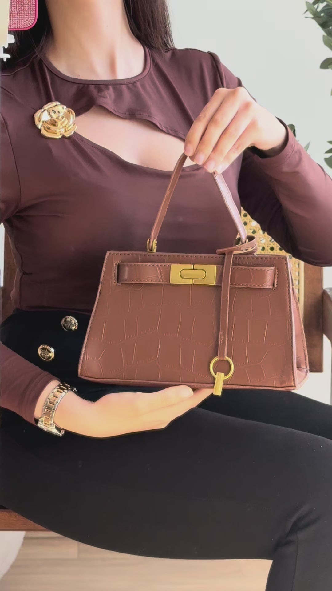 Charger la vidéo : Sac à main  marron croco