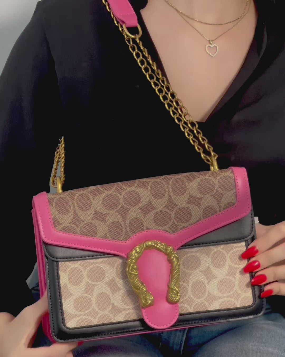 Charger la vidéo : Sac Bandoulière signature rose et noir