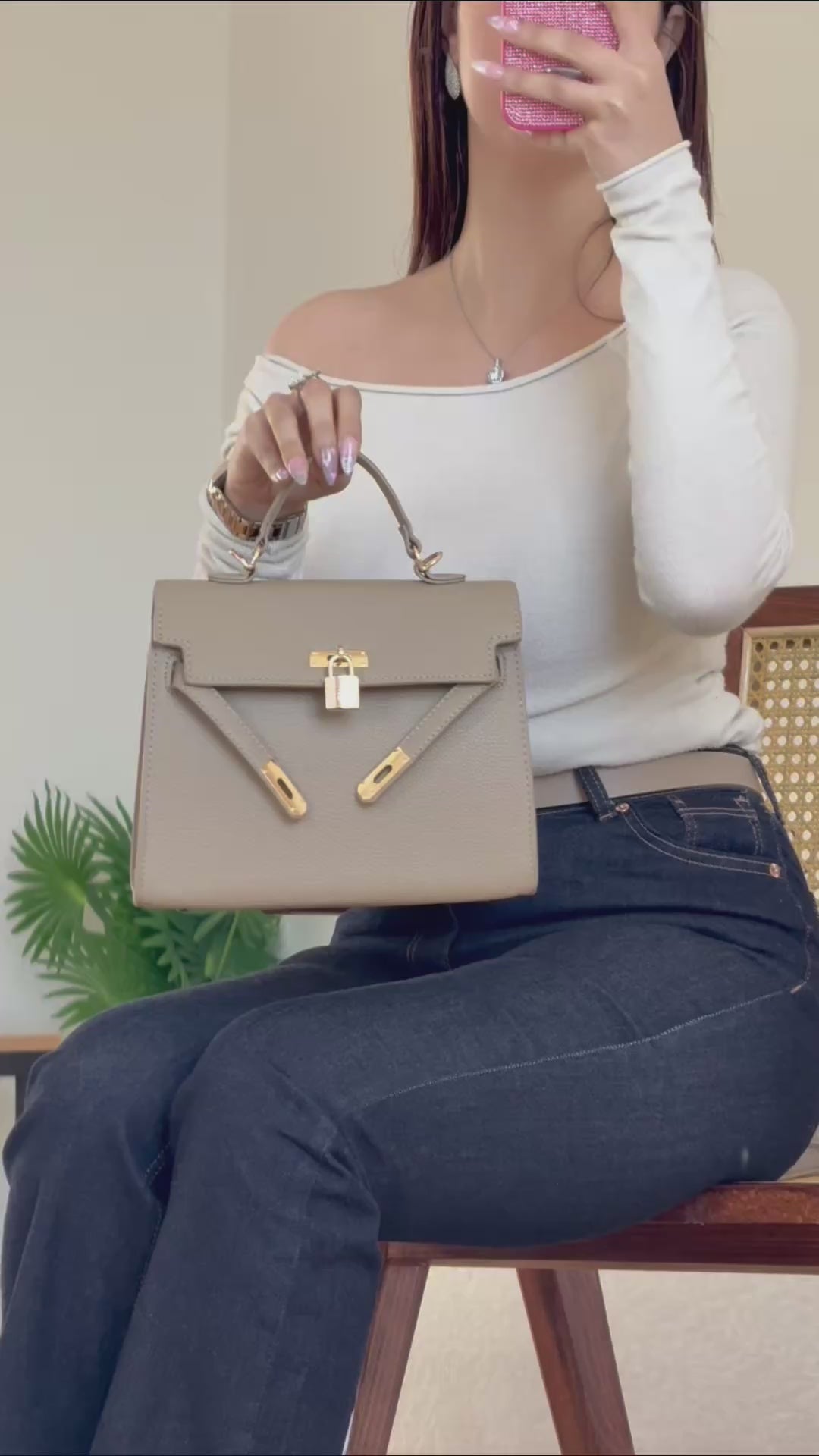 Charger la vidéo : Sac Le Cadenas d'Or grège