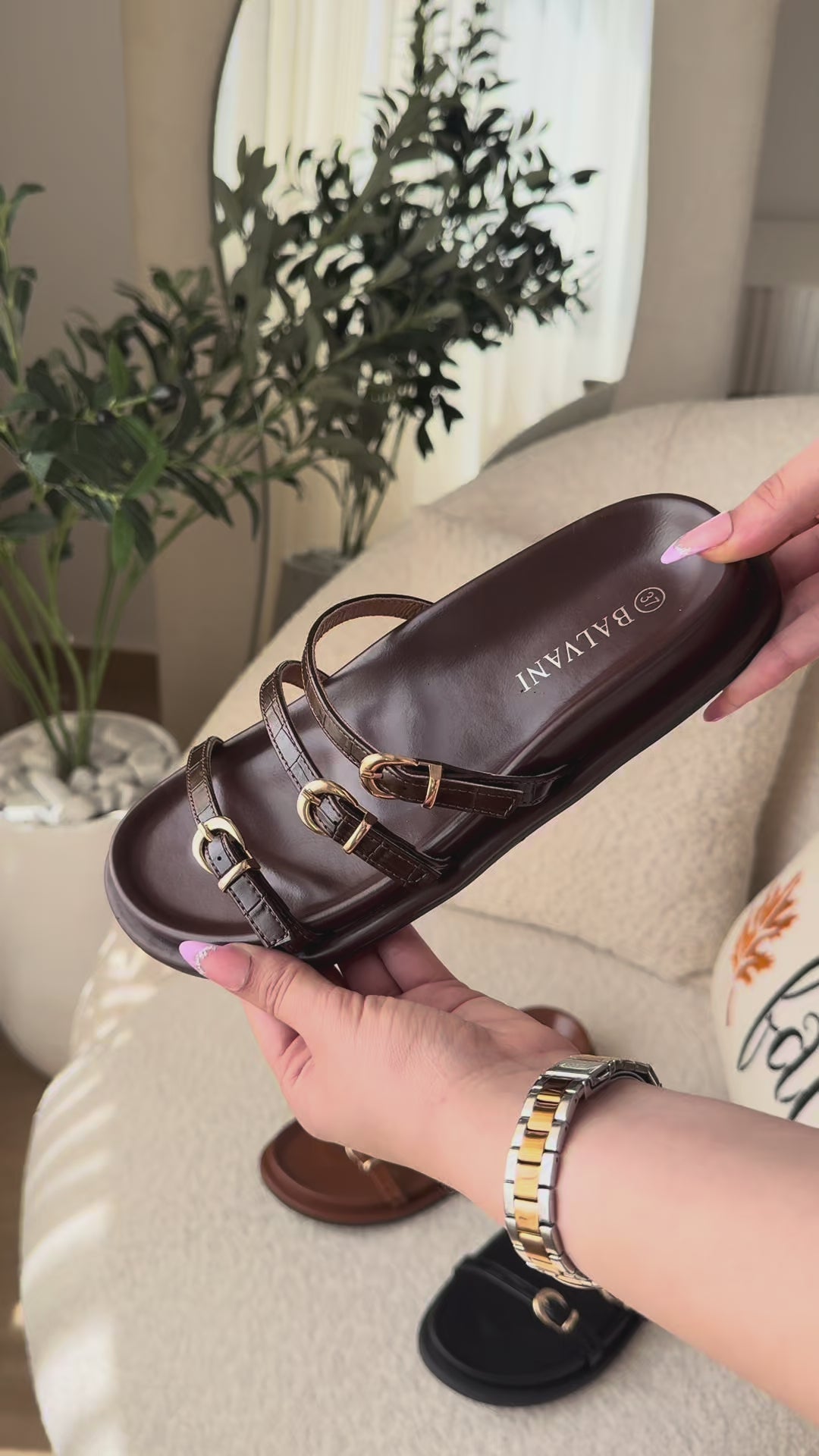 Charger la vidéo : mules croco marron