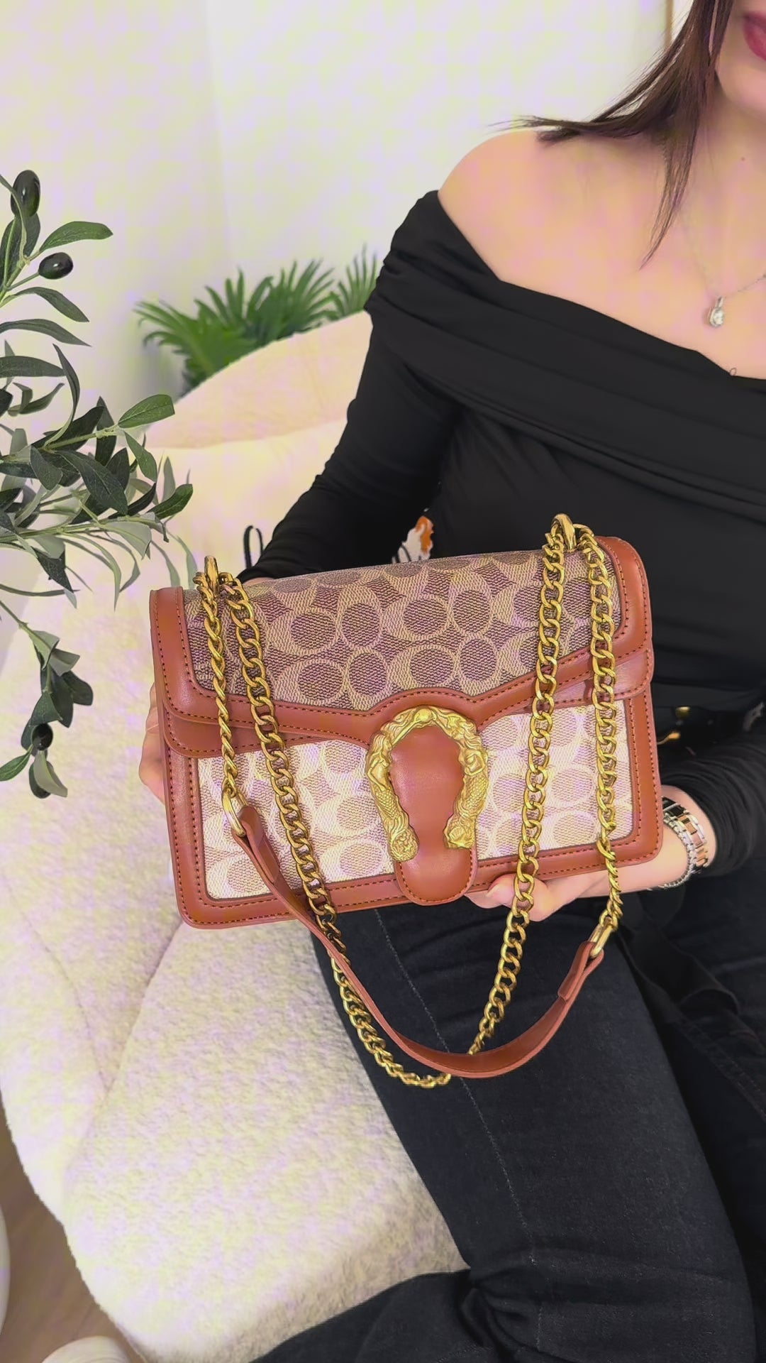 Charger la vidéo : Sac à main Diorama camel