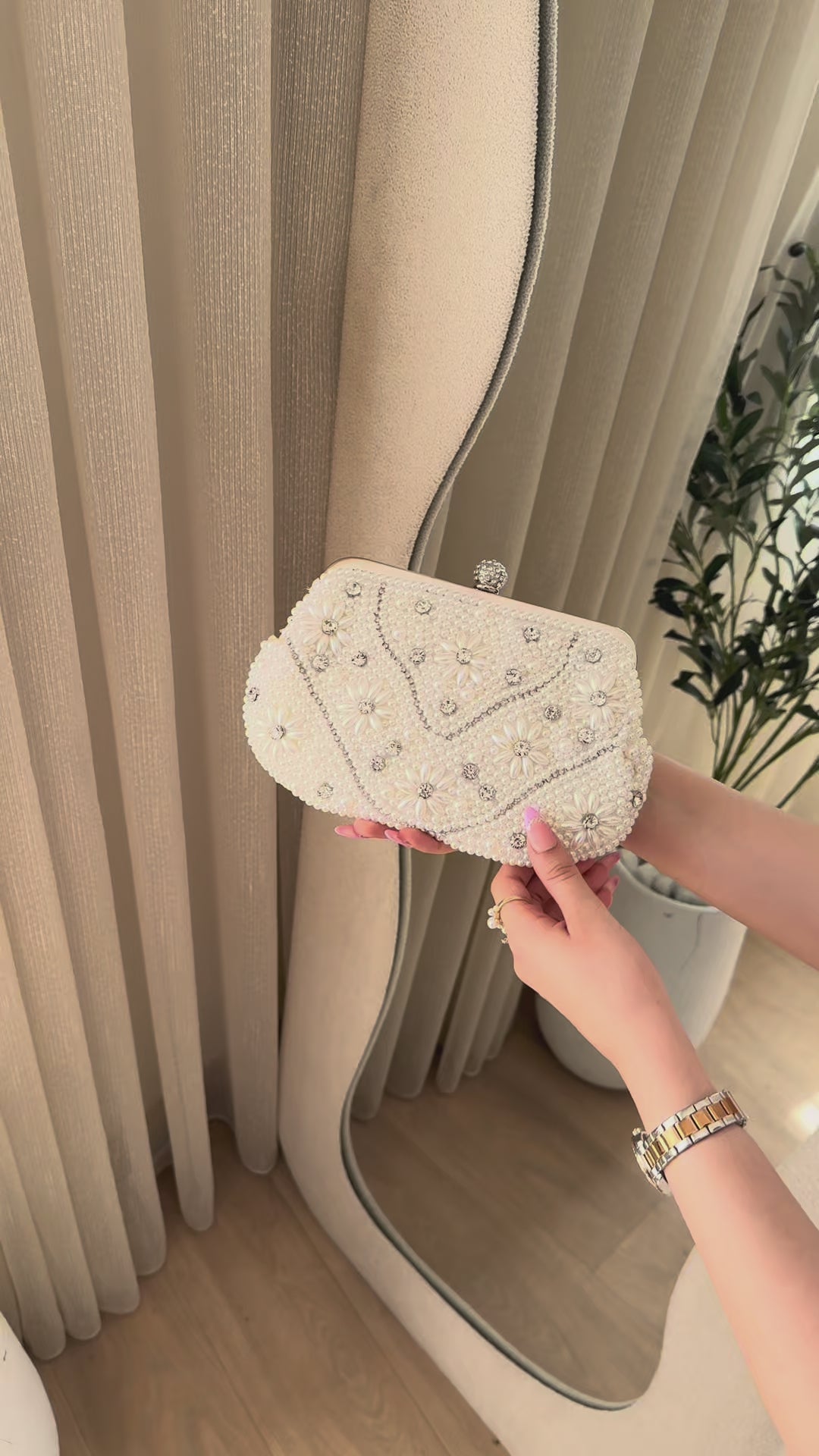Charger la vidéo : Pochette Pearl Glam