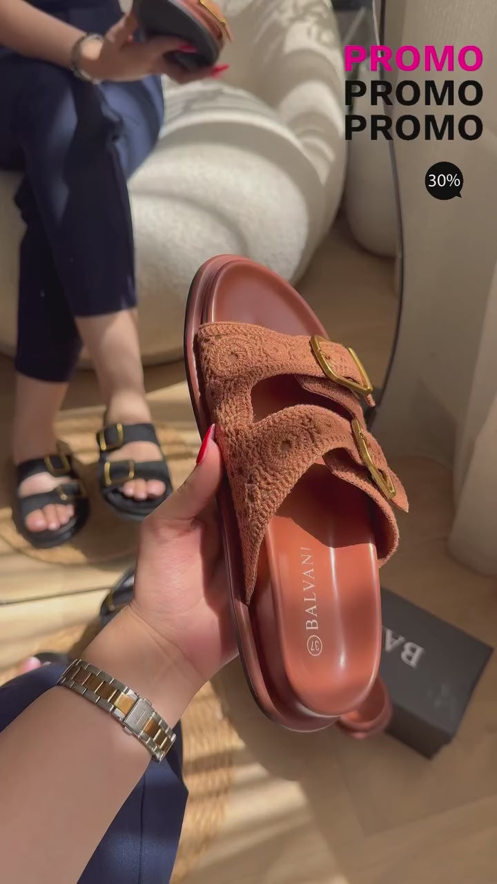 Charger la vidéo : Mules crochet marron
