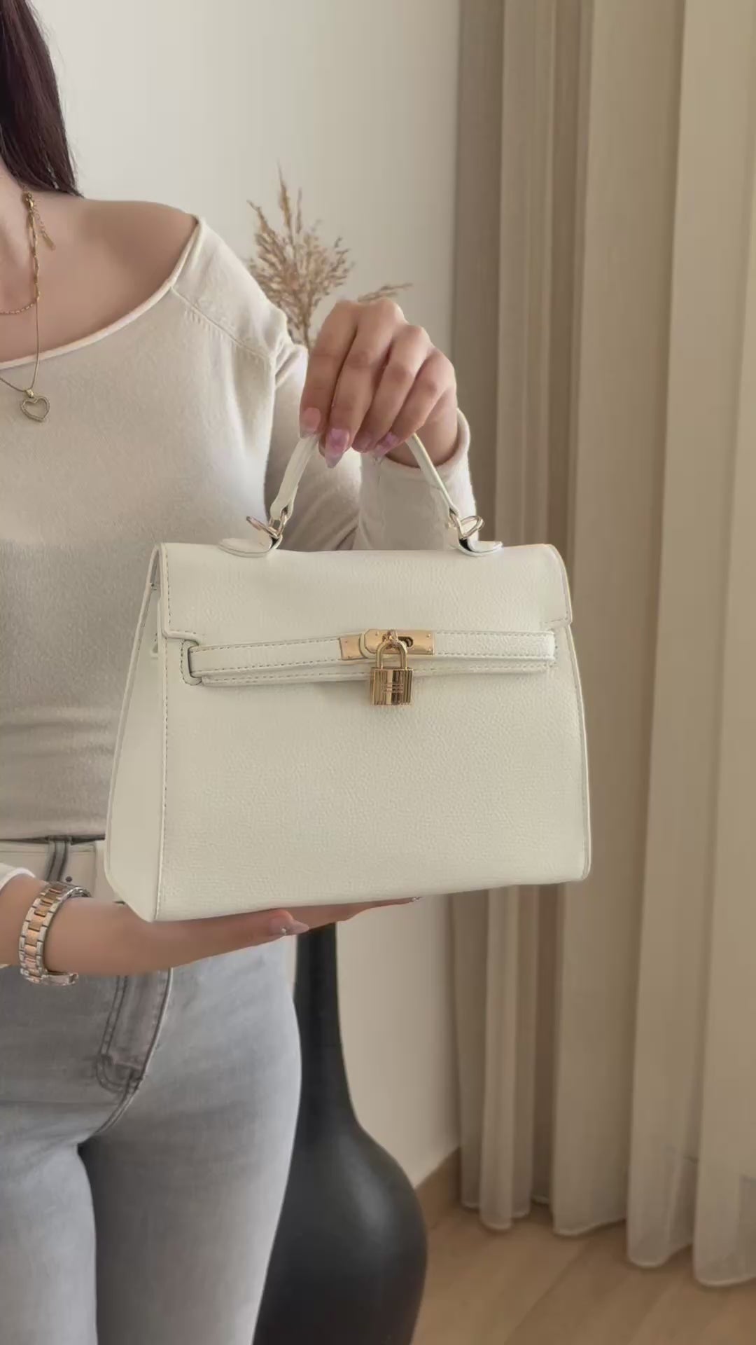 Charger la vidéo : Sac Le Cadenas d'Or blanc